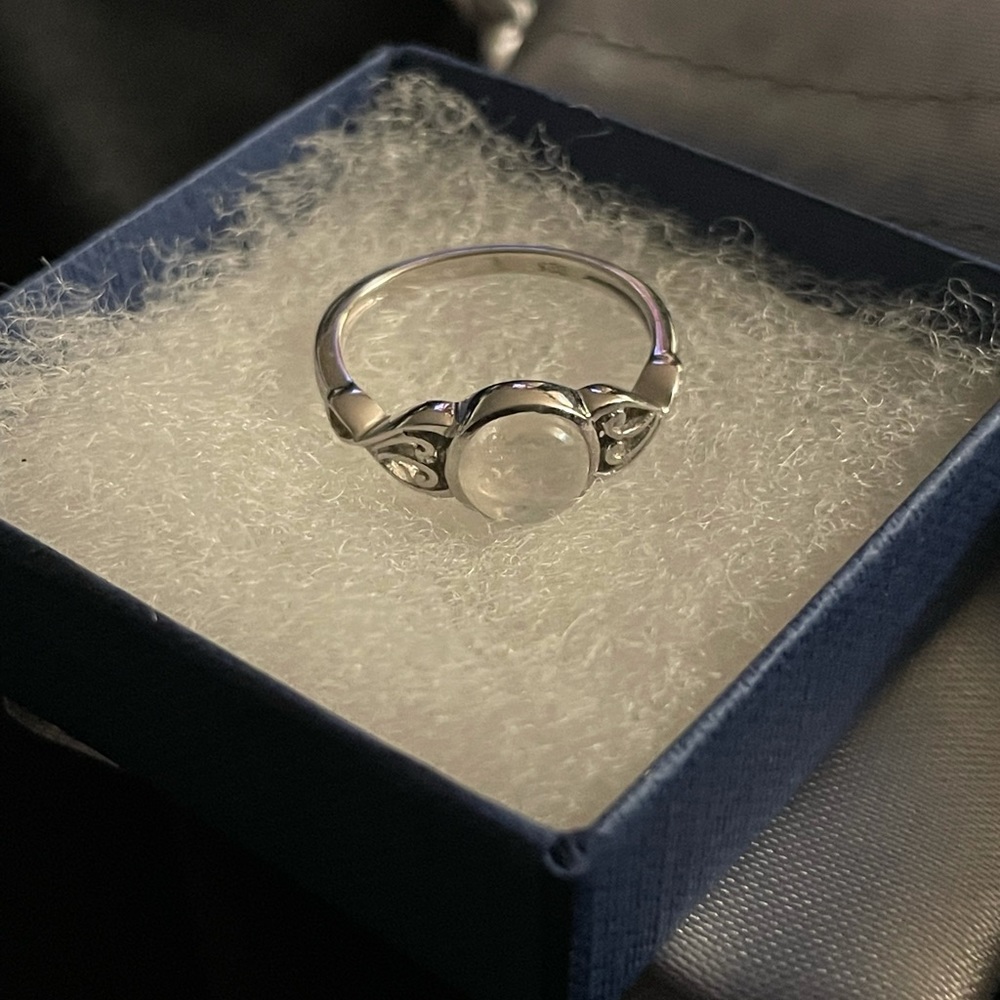 *NEW* Sterling silver ring